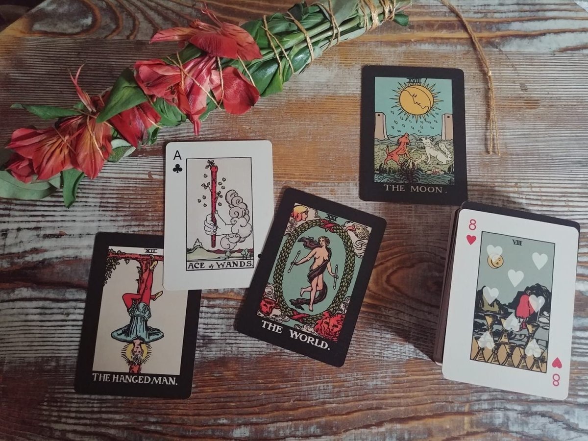 The Divine & Play Tarot Deck - Playing Cards